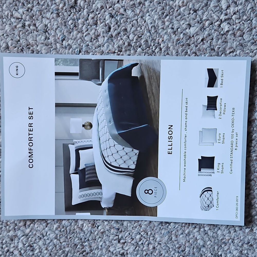 New Ellison 8pcs Navy and White Bedding Set - Picture 2 of 10